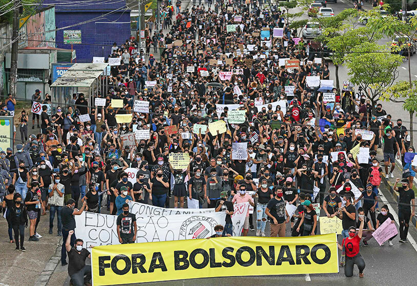 brasilenos-exigen-destitucion-de-su-presidente-por-priorizar-la-economia-durante-la-pandemia